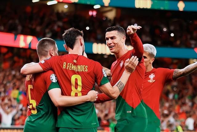 关于米兰体育:中国足球国家队新战术“铁桶阵”,训练效果显著的信息 关于米兰体育:中国足球国家队新战术“铁桶阵”,训练效果显著的信息