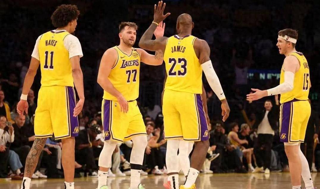 关于米兰体育:湖人队新赛季的阵容深度：能否应对漫长的赛季和伤病？的信息