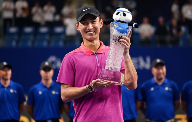 包含米兰体育:国际羽毛球锦标赛，中国选手的夺冠之路的词条