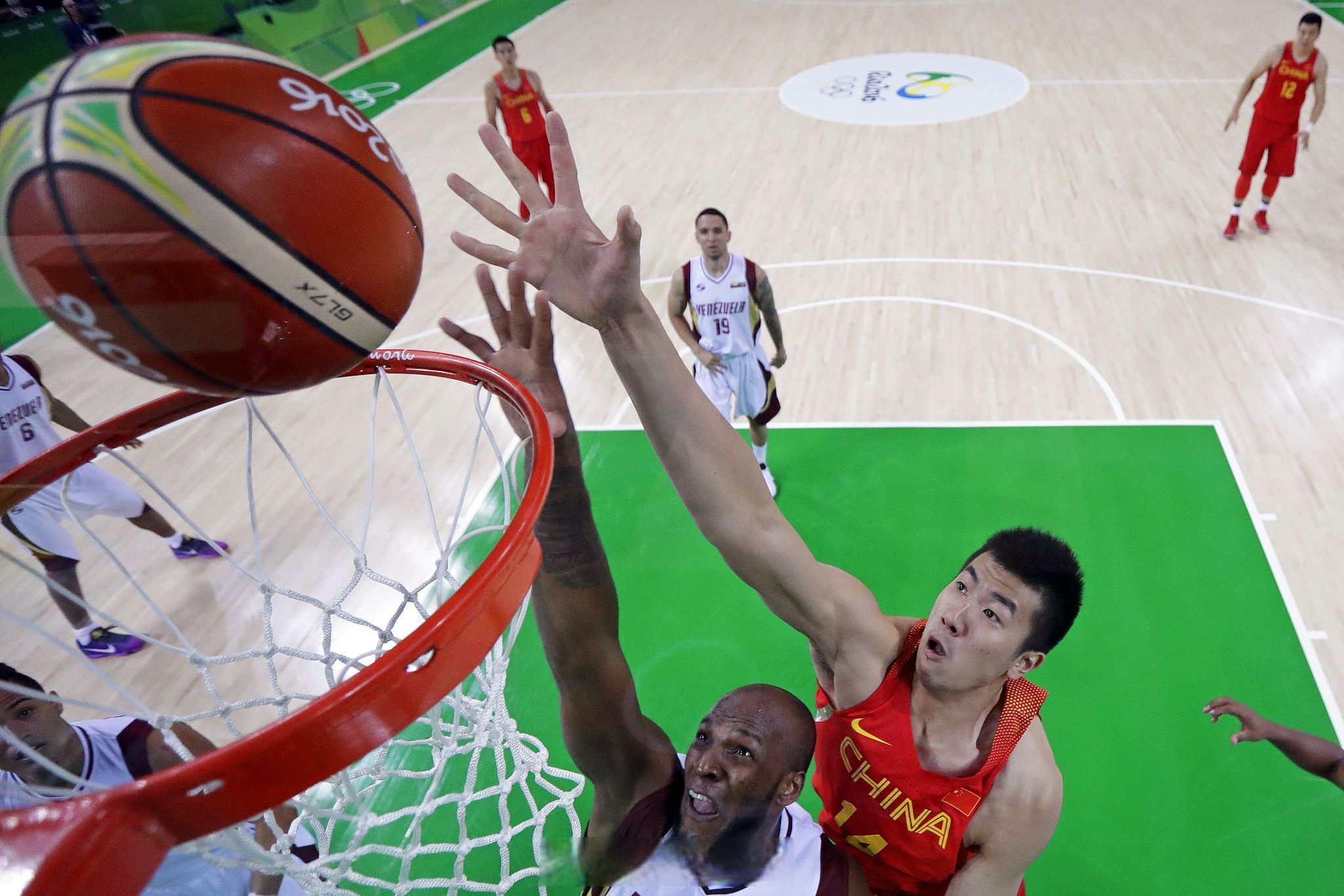 关于米兰体育:中国男篮历史上的经典瞬间:那些让我们热泪盈眶的时刻的信息 关于米兰体育:中国男篮历史上的经典瞬间:那些让我们热泪盈眶的时刻的信息