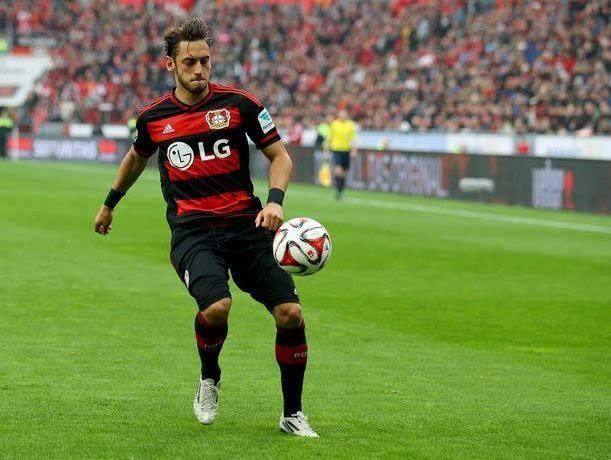 包含米兰体育:德甲的边路突破：如何撕裂防线的词条