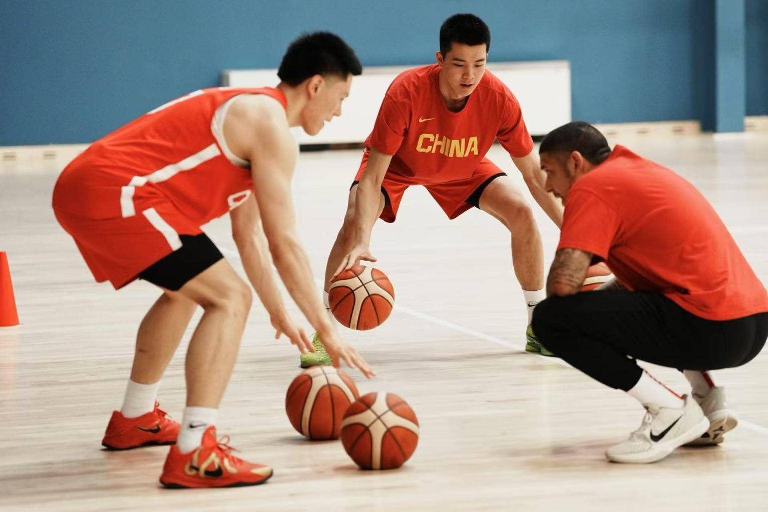 关于米兰体育:中国男篮:亚洲杯备战,新老搭配能否擦出火花?的信息 关于米兰体育:中国男篮:亚洲杯备战,新老搭配能否擦出火花?的信息