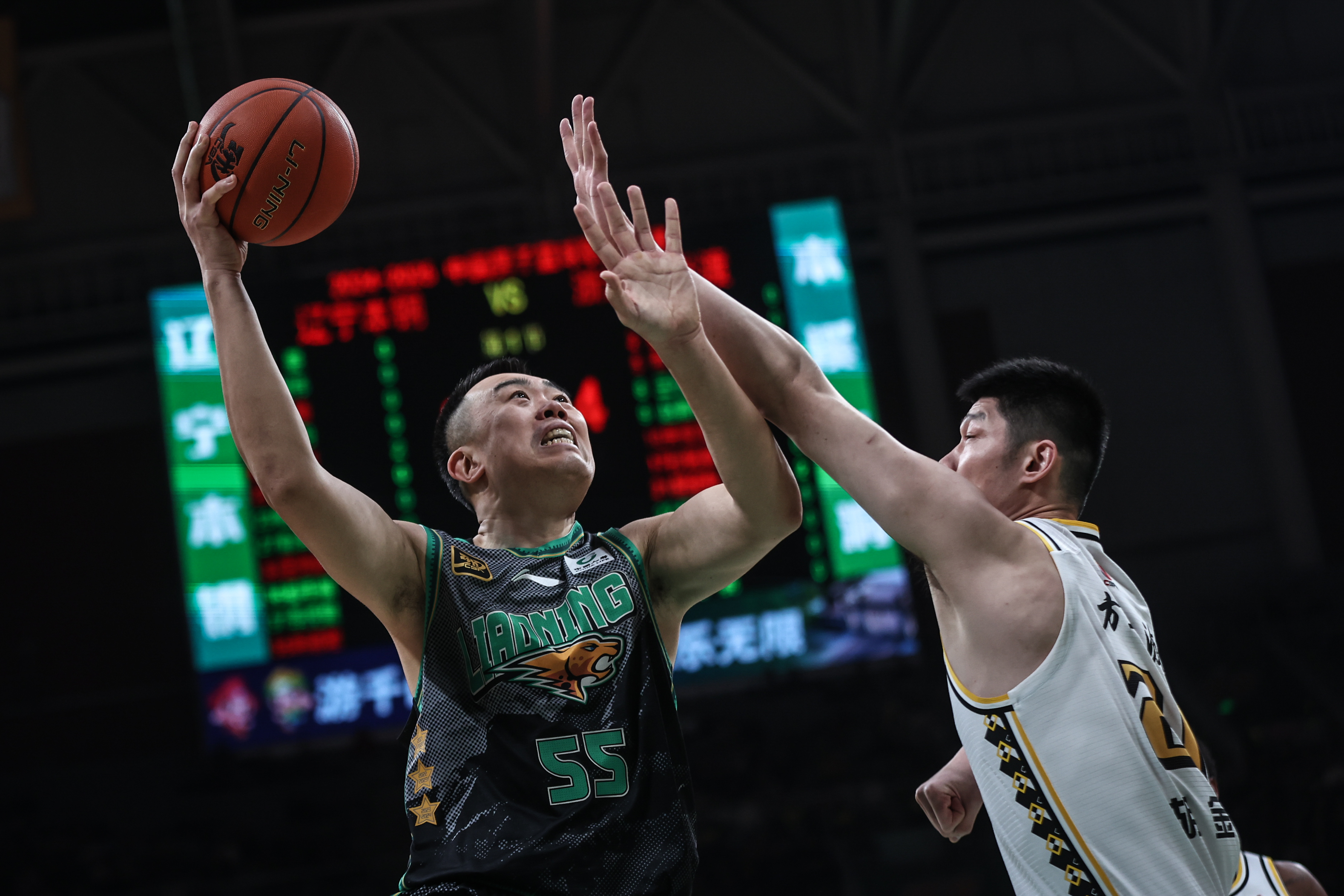 米兰体育：中国男篮历史上的经典对手分析：回顾那些充满激情与对抗的比赛的简单介绍