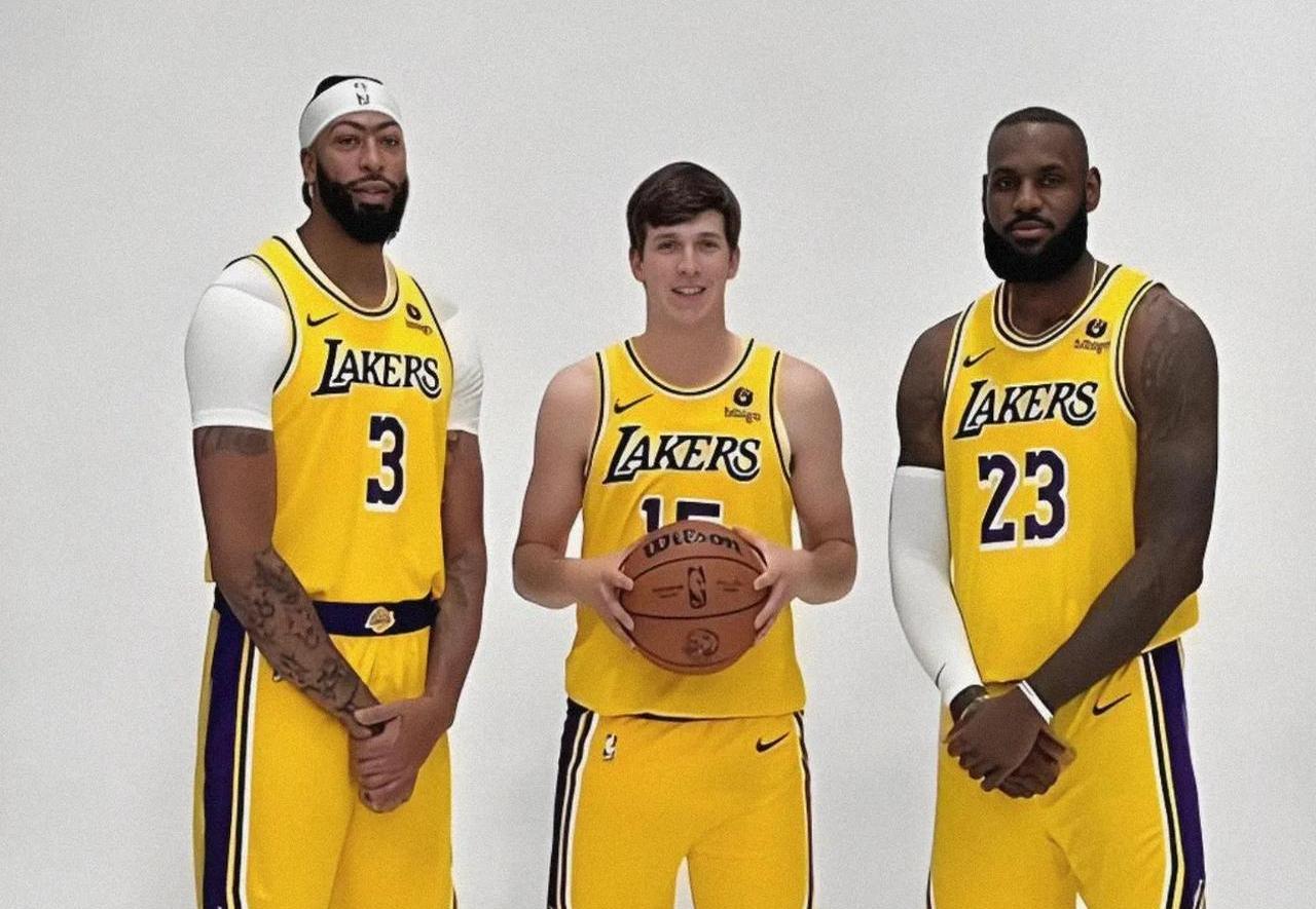 米兰体育:湖人队新赛季目标:重返总决赛,争夺总冠军 米兰体育:湖人队新赛季目标:重返总决赛,争夺总冠军