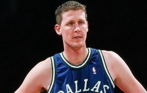 包含米兰体育:归化球员洛国富“激情四射”？球迷：除了激情，还有啥？的词条