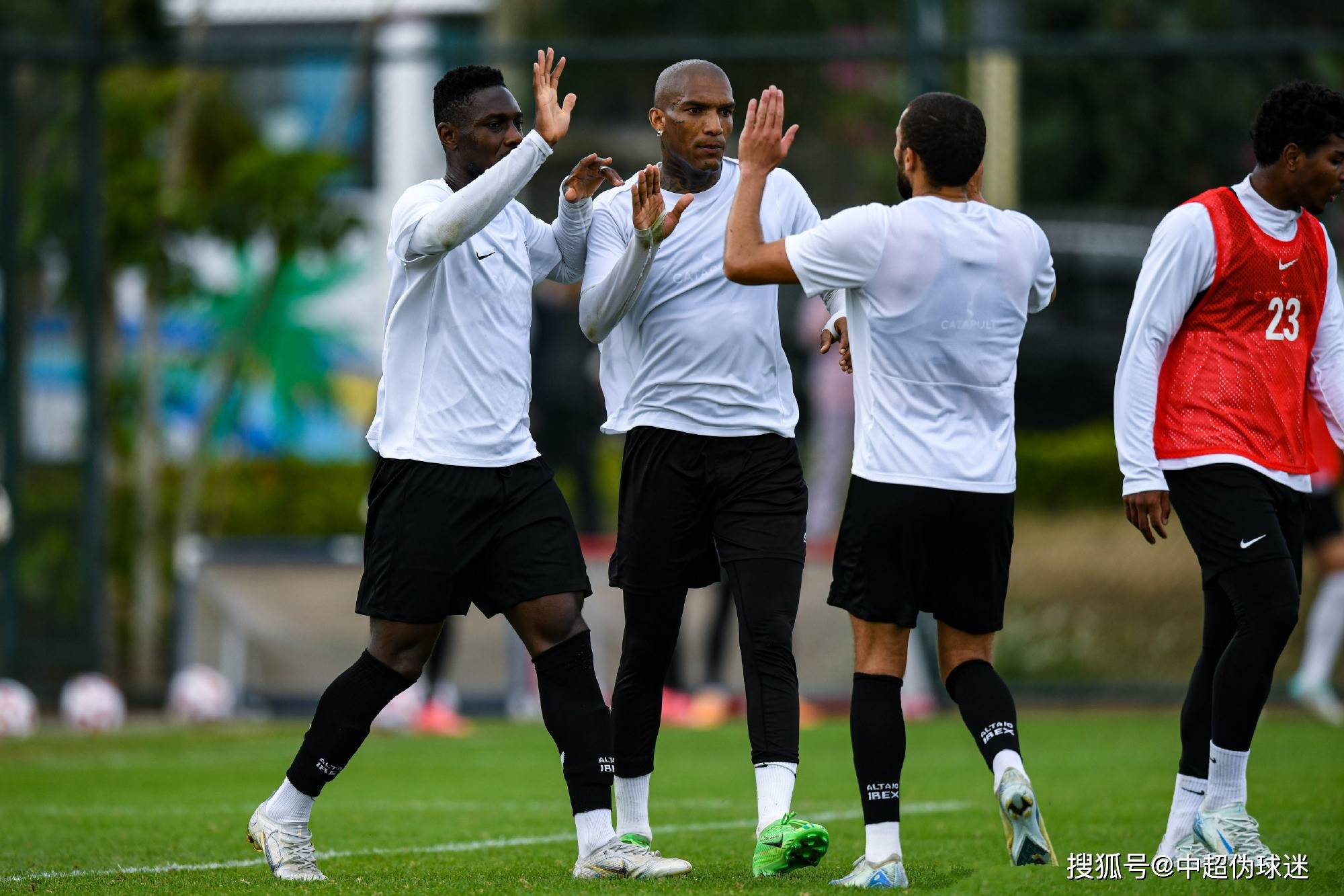 关于米兰体育：中超外援路易斯·费尔南德斯帽子戏法，成焦点人物的信息