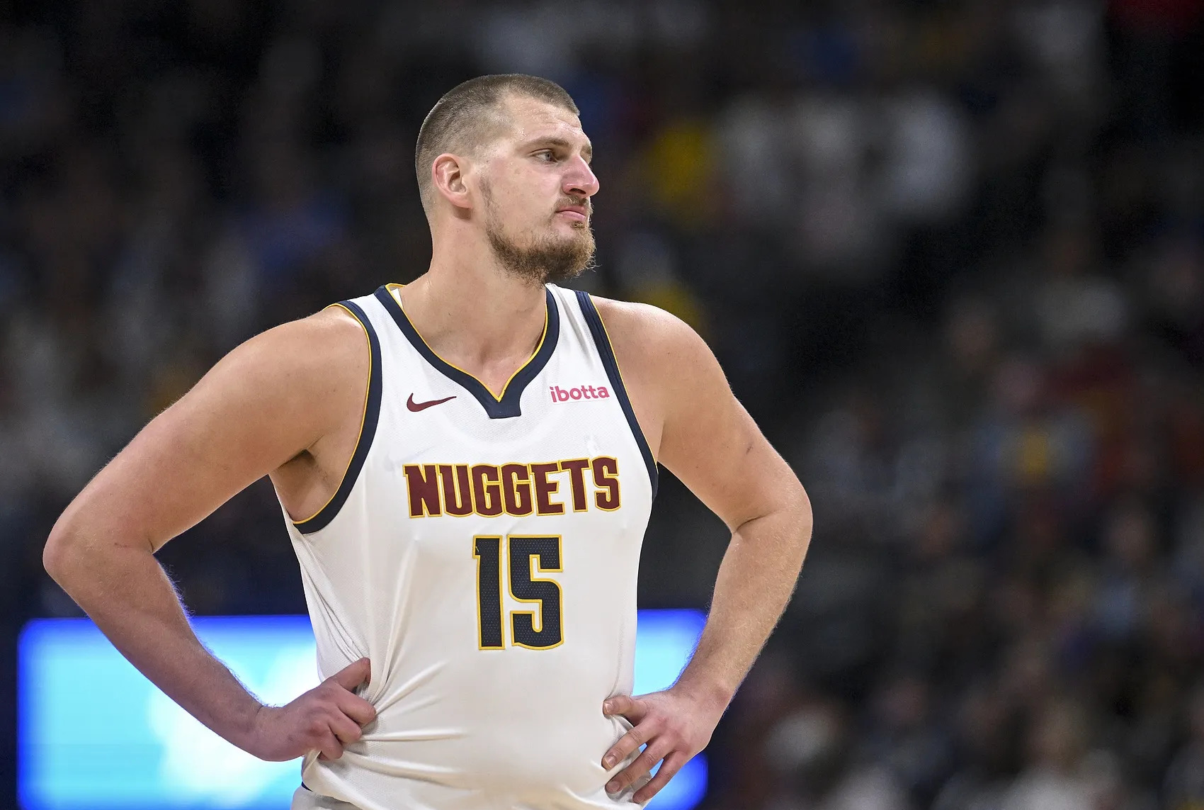 包含米兰体育:掘金队约基奇的低调与伟大：如何用实力征服世界？的词条