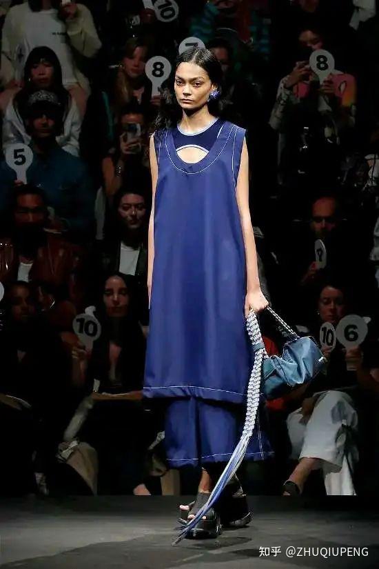 米兰体育:篮球球星的个人品牌代言:如何选择与自身形象契合的品牌?的简单介绍 米兰体育:篮球球星的个人品牌代言:如何选择与自身形象契合的品牌?的简单介绍