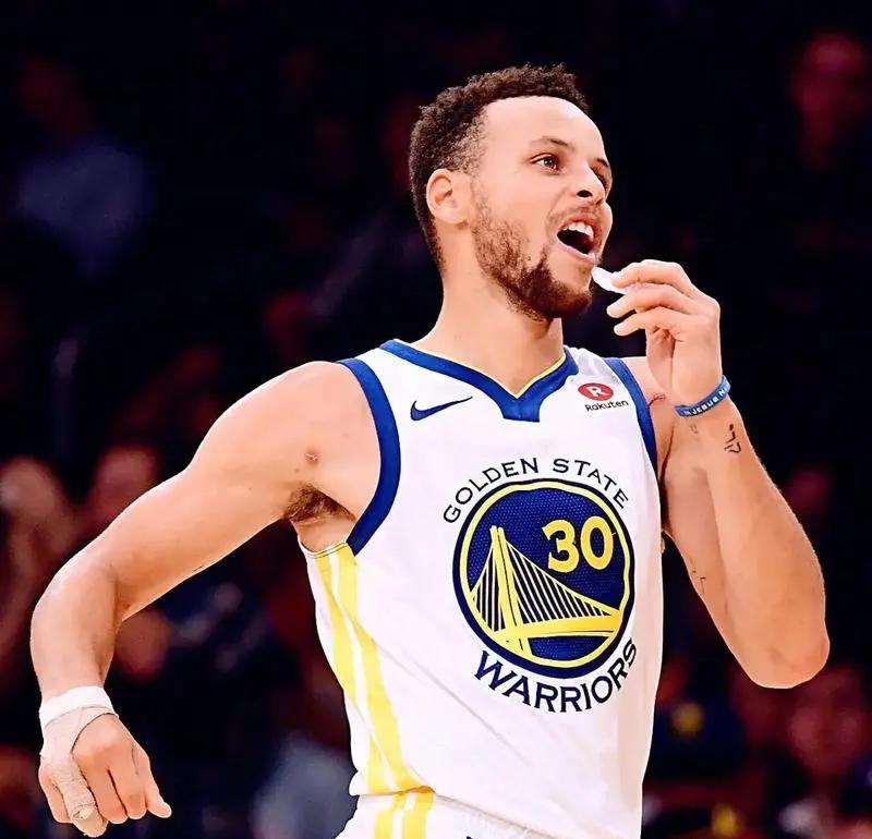 库里三分球的神奇纪录