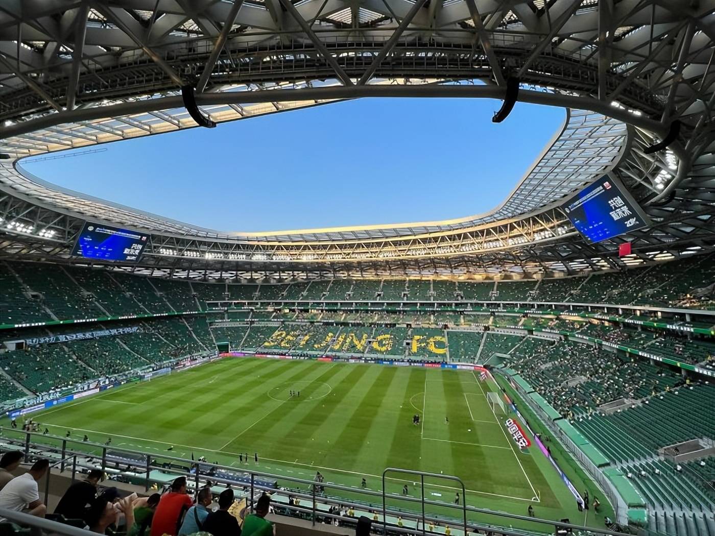 关于米兰体育：凯尔特人队新赛季：斯玛特能否在新球队展现领袖风范，带领球队走向胜利，赢得总冠军？的信息