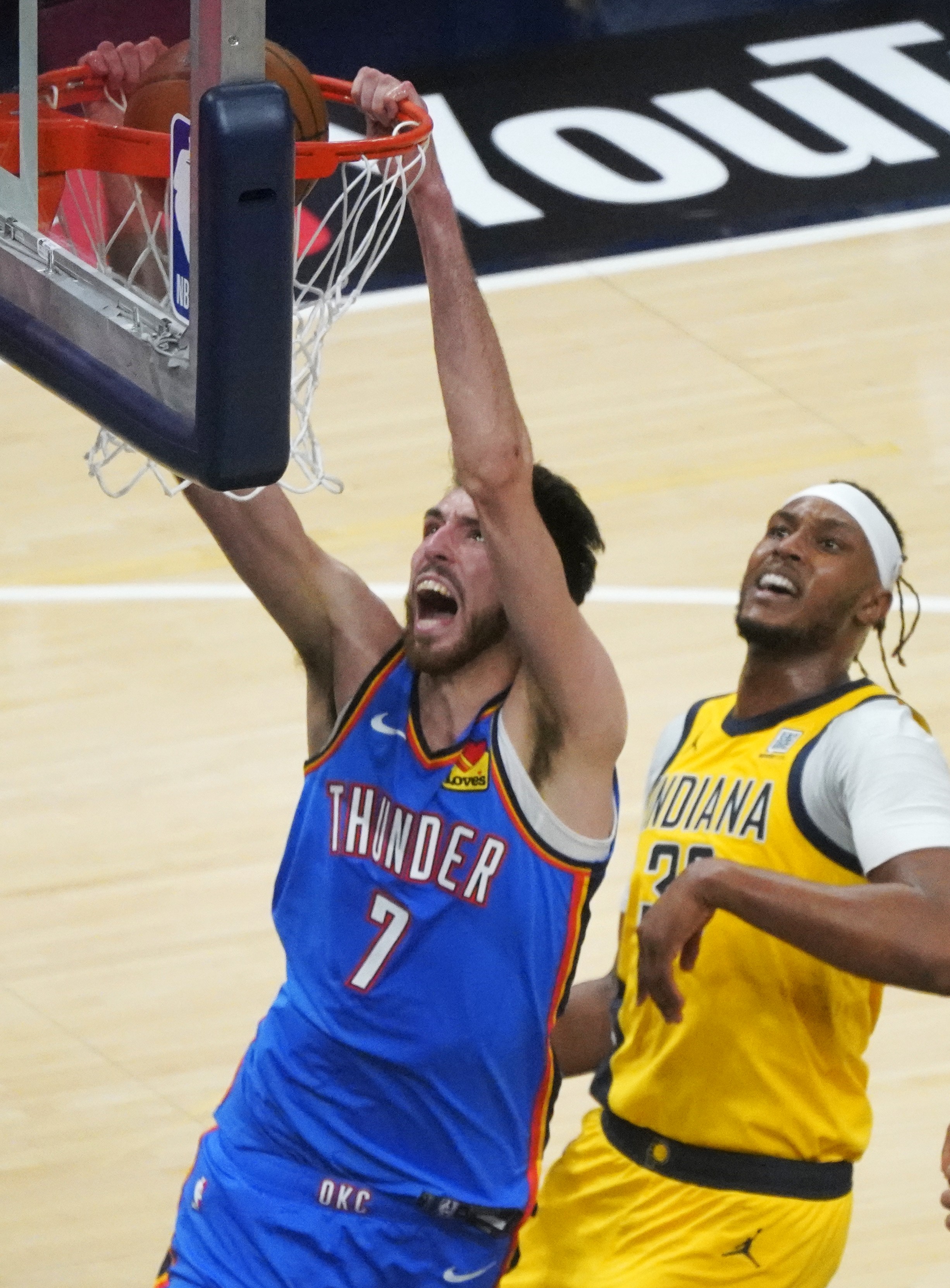 米兰体育:篮球明星退役，告别辉煌职业生涯的简单介绍