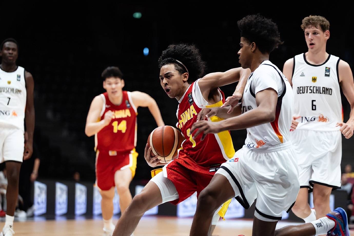 米兰体育:中国男篮历史上的经典防守战术:回顾那些令人窒息的防守表现的简单介绍 米兰体育:中国男篮历史上的经典防守战术:回顾那些令人窒息的防守表现的简单介绍