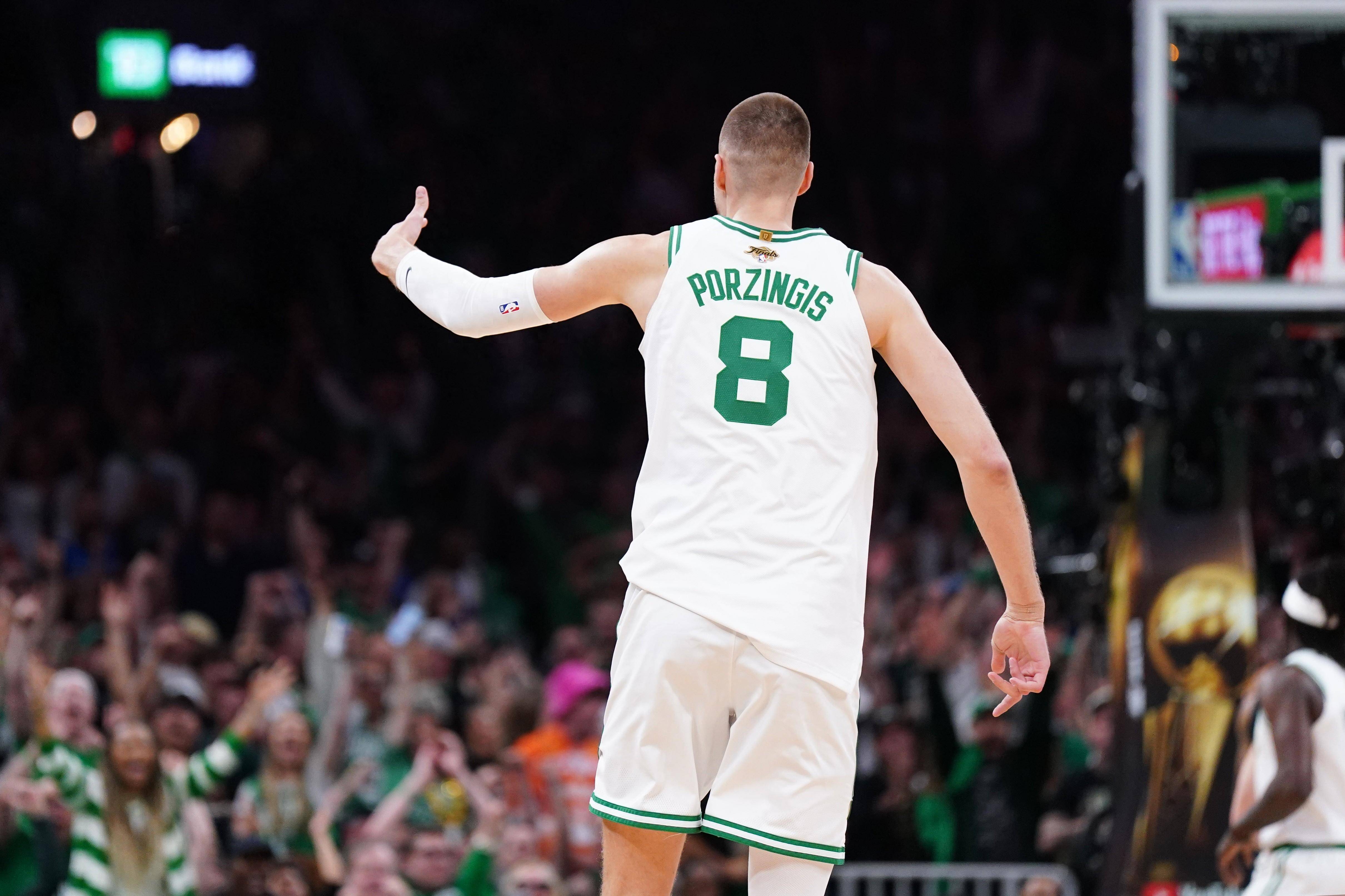 米兰体育:凯尔特人队季前赛:波尔津吉斯融入迅速,进攻端展现多样性的简单介绍 米兰体育:凯尔特人队季前赛:波尔津吉斯融入迅速,进攻端展现多样性的简单介绍