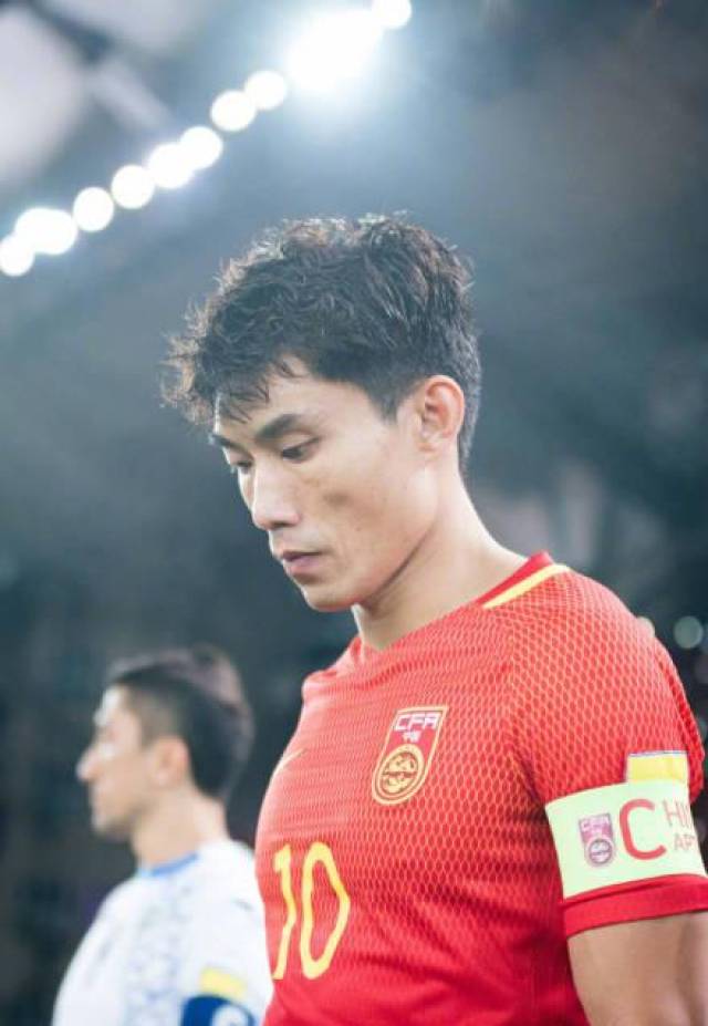 包含米兰体育:老将郑智退役“带不动”?球迷:中国足球后继无人!的词条 包含米兰体育:老将郑智退役“带不动”?球迷:中国足球后继无人!的词条