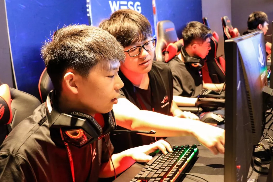 米兰体育:《CS:GO》铁杆粉丝支持战队的魅力：他们的热情背后