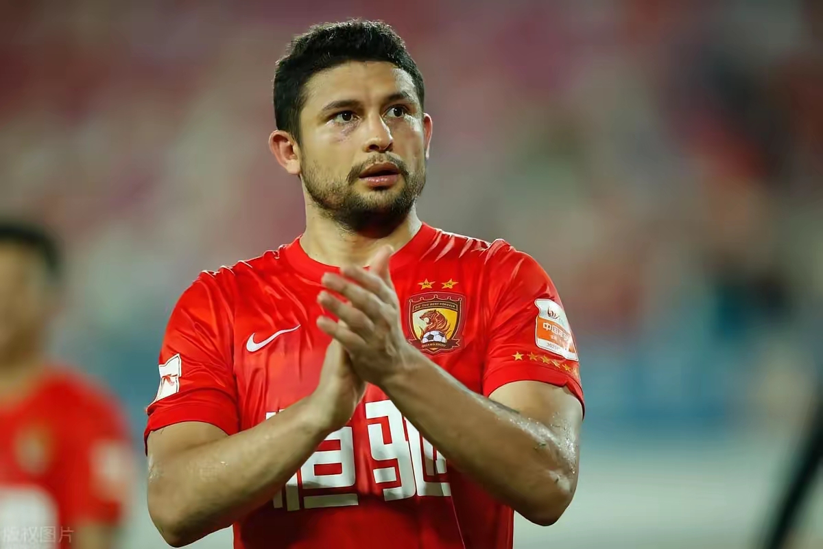 关于米兰体育:归化球员艾克森“状态下滑”，球迷：廉颇老矣，尚能饭否？的信息