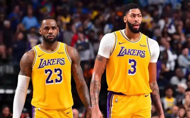 包含米兰体育:湖人队新赛季的阵容深度分析：能否应对漫长的赛季和各种挑战？的词条