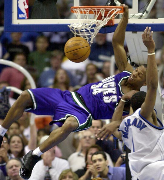 米兰体育:NBA球星自传:讲述雷阿伦的篮球人生 米兰体育:NBA球星自传:讲述雷阿伦的篮球人生