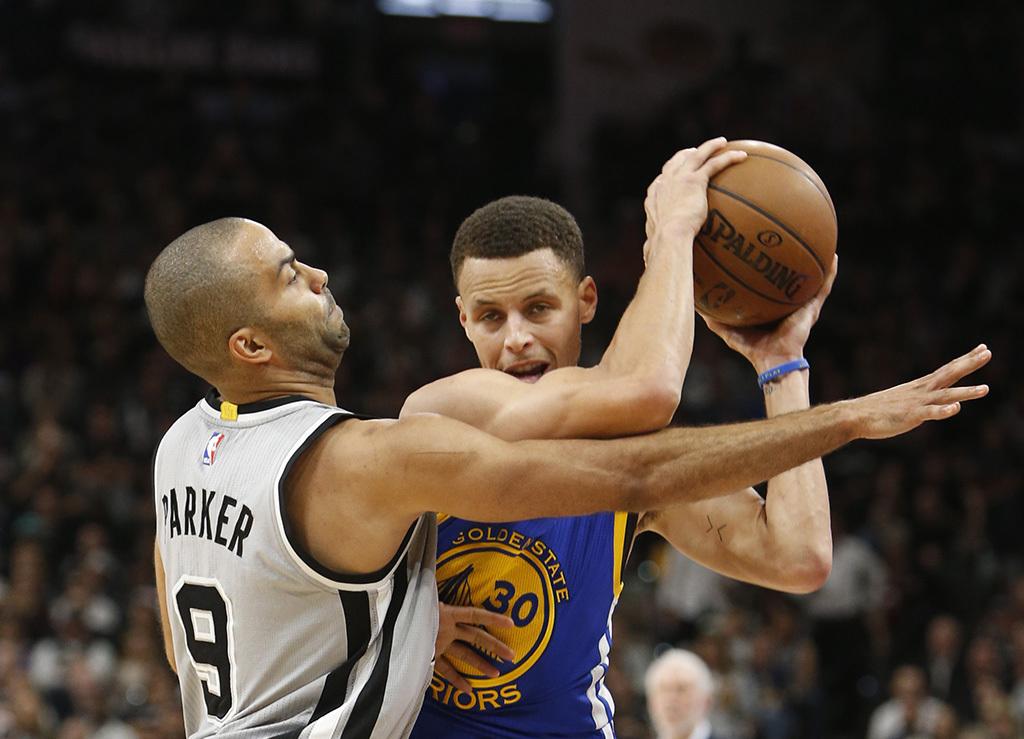 米兰体育:勇士队进攻策略:如何应对对手的重点盯防? 米兰体育:勇士队进攻策略:如何应对对手的重点盯防?