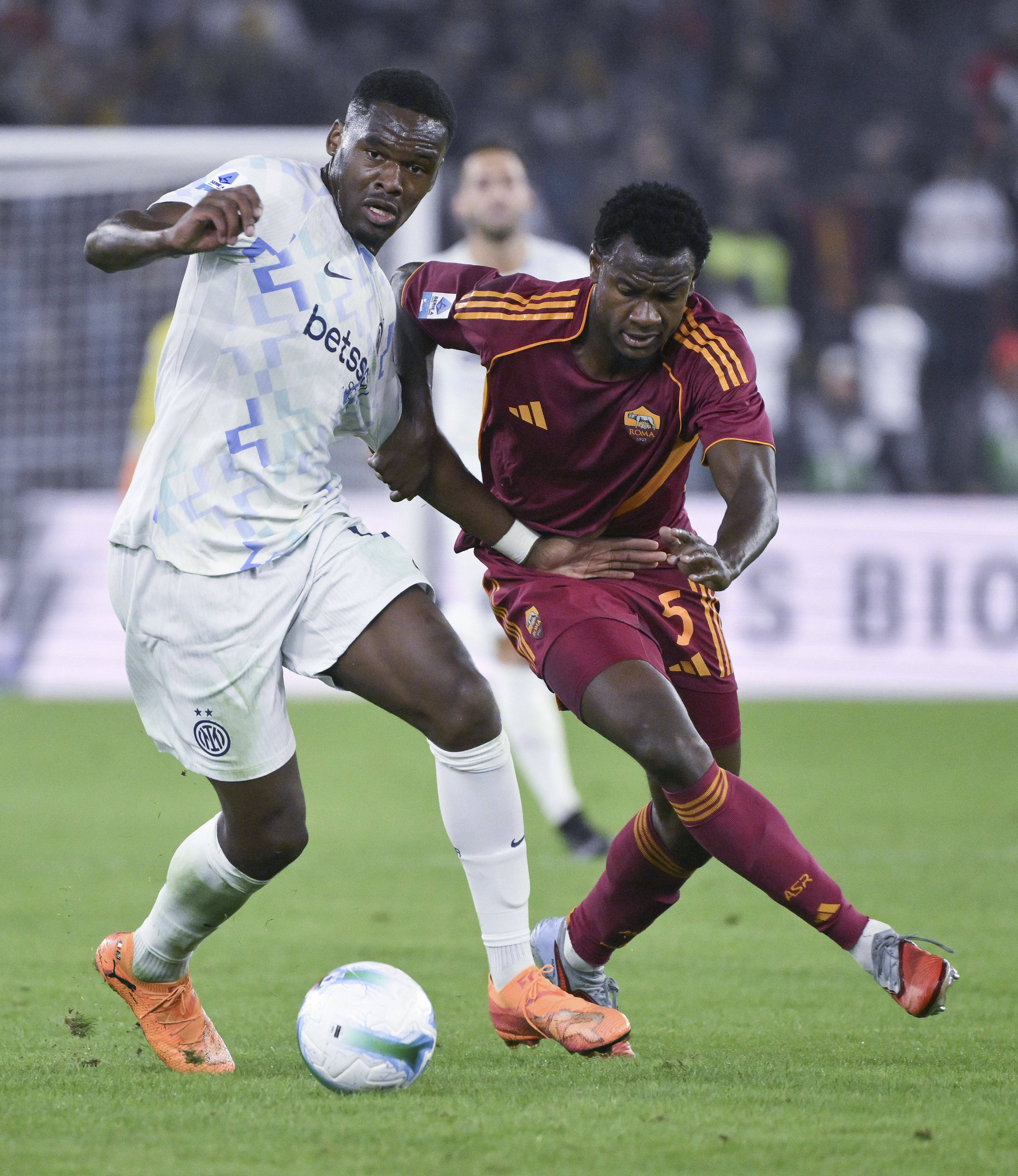 米兰体育：赛场上的文化交流：运动员如何代表自己国家的简单介绍