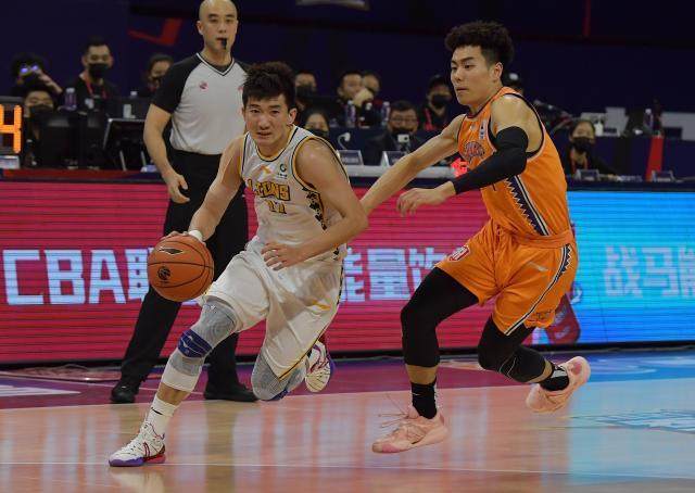 米兰体育：CBA外援与本土球员，携手共进共创辉煌的简单介绍