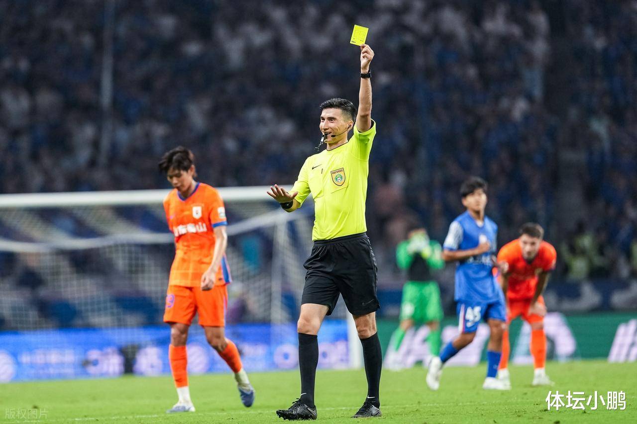 米兰体育:中超联赛VAR技术培训:提升裁判员使用水平,减少争议判罚的简单介绍 米兰体育:中超联赛VAR技术培训:提升裁判员使用水平,减少争议判罚的简单介绍
