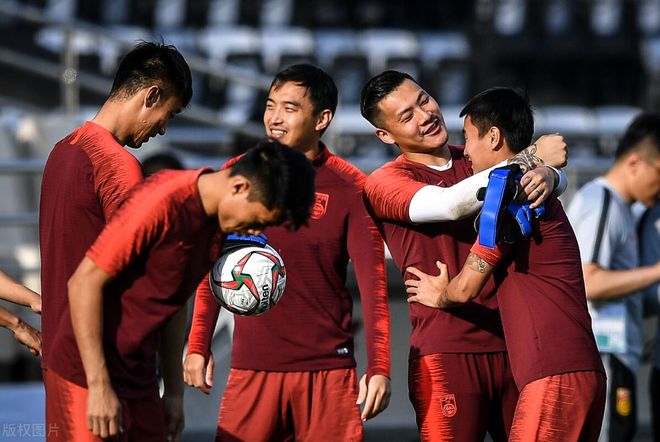 包含米兰体育:冯潇霆：经验对中国足球年轻球员的传承与指导：方法与效果评估的词条